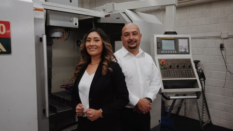 Vanessa Torres (consultora) / Edson y Yecenia Campos (empresarios)