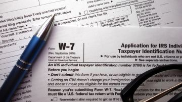 Foto del formulario de aplicación para el ITIN del IRS