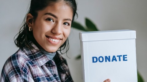 Deducir las donaciones en efectivo antes eran limitadas para pocos contribuyentes; para este año fiscal hasta tú lo podrías hacer.