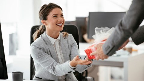 Intercambio navideño en el trabajo