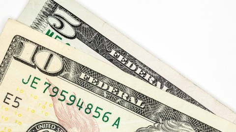 Durante el año se habló mucho de un aumento al salario mínimo federal, y sólo California logrará tener el anhelado $15 dólares por hora.