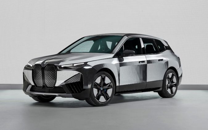 BMW iX Flow