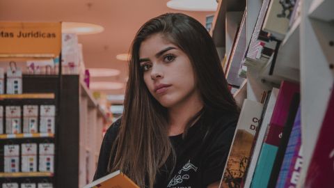 Los estudiantes de colegios y universidades de California podrían liberarse de una carga de deuda gracias a este nuevo beneficio.