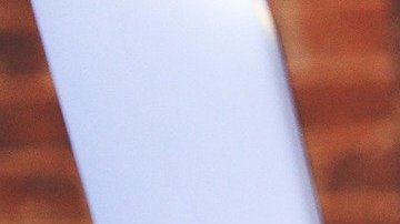 Foto de una persona usando una laptop