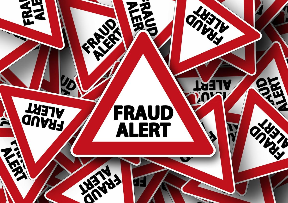 El fraude de impuestos inician cuando los estafadores logran obtener información personal de algún contribuyente.
