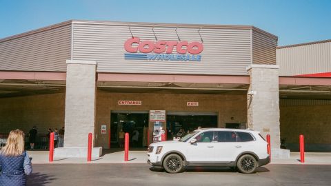 Costco ofrece un servicio en línea de búsqueda de hipotecas para sus miembros desde 2011.