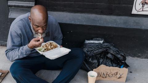 El conocido programa de cupones de alimentos SNAP ha agregado el beneficio del Programa de Comidas en Restaurantes para ciertas personas de Estados Unidos.