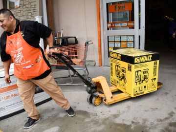 The Home Depot realizará un evento de contratación el 16 de febrero para conseguir 100,000 nuevos trabajadores.