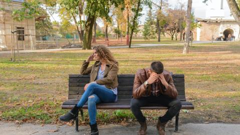 Los temas de dinero podrían ser un motivo de infidelidad financiera y problemas en la pareja.