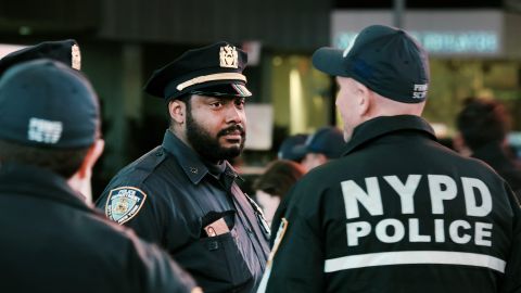 Los despidos incluyen a todas las áreas de gobierno de Nueva York, incluidos aquellos del Departamento de Policía de la ciudad.