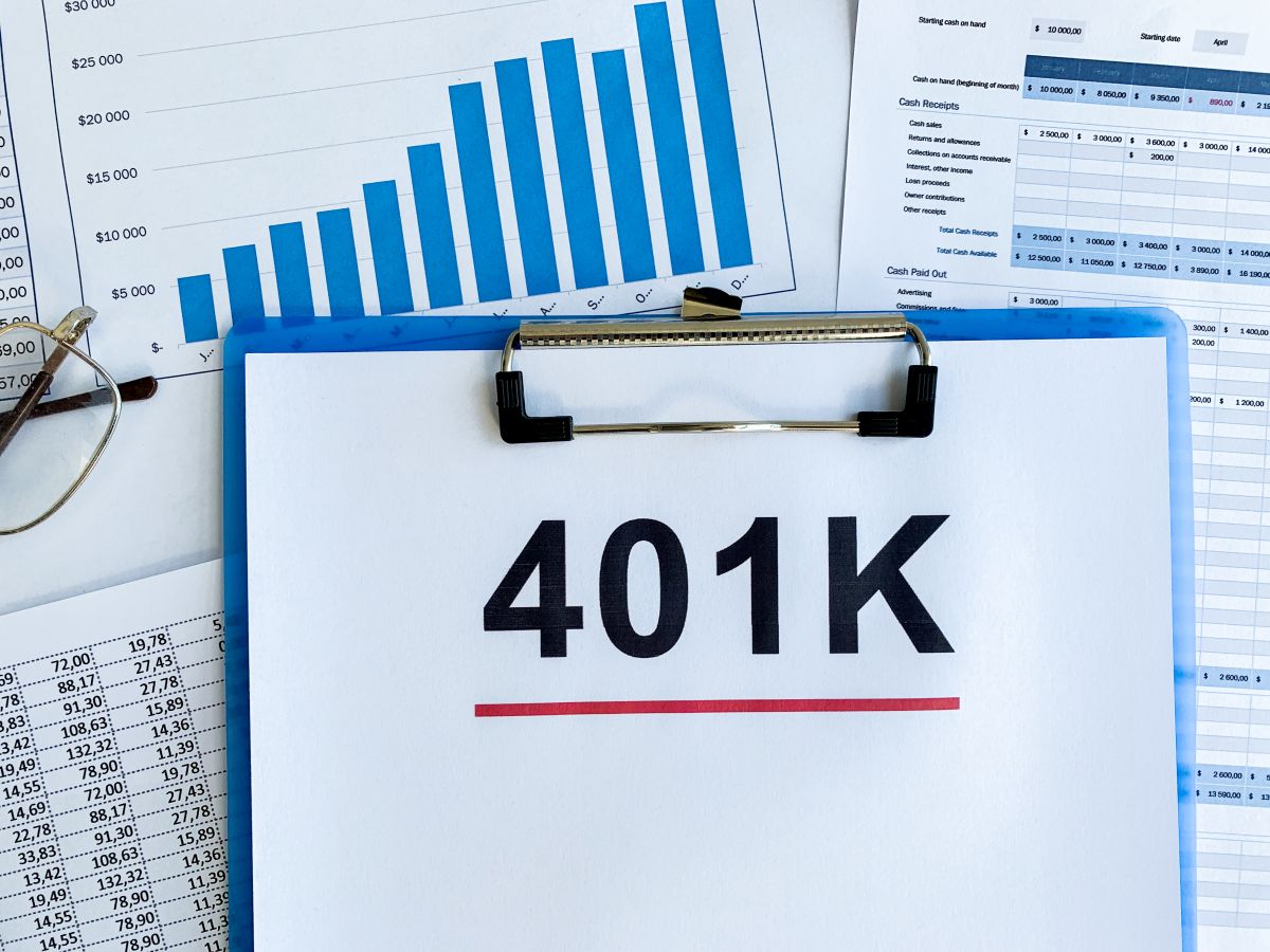 Un plan de ahorro para la jubilación, 401 (k) es uno de los que más ventajas fiscales le ofrece a sus beneficiarios. 