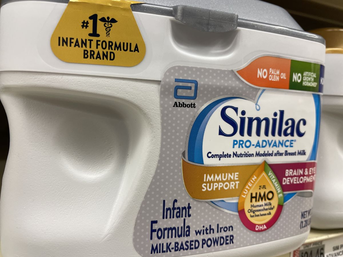 La fábrica Abbott tuvo problemas en el abastecimiento de la fórmula de bebé Similac, que también afectó a los beneficiarios del programa WIC.