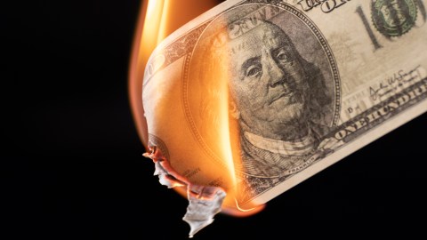 Dólar incendiado