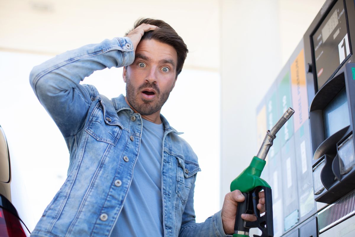 La gasolina se ha posicionado por debajo de los $5 dólares por galón esta última semana. 