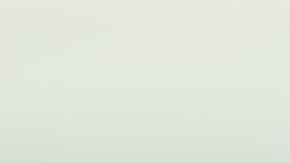 Foto de las manos de una persona señalando a otra donde debe firmar