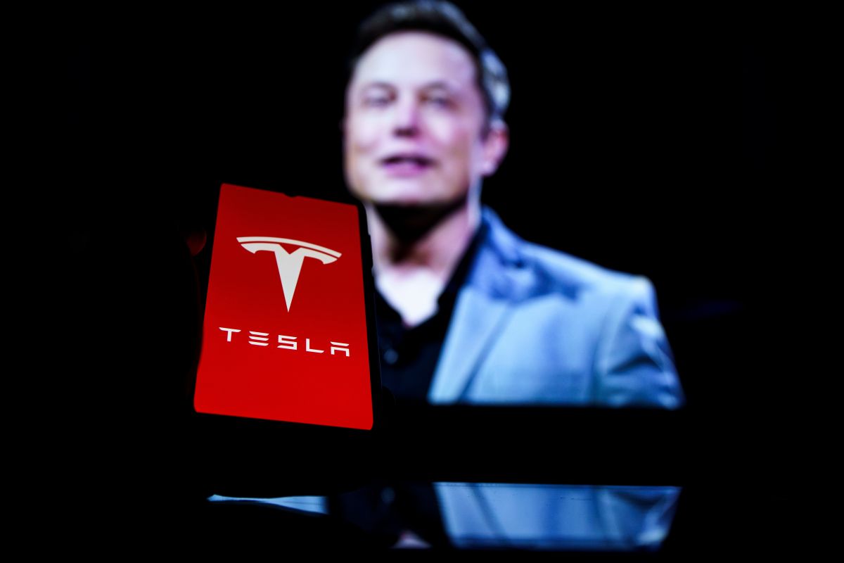 El CEO de Tesla, Elon Musk, está dando de qué hablar por un correo donde avisó de un recorte personal del 10% de su plantilla en la compañía. 