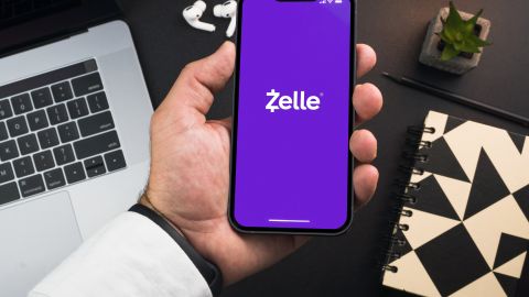 La mejor medida de seguridad para evitar estafas y robos de dinero por Zelle es nunca enviar dinero a nadie que no conozcas personalmente.