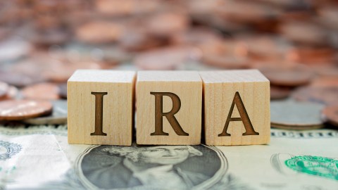Los retiros anticipados de tus cuentas de ahorro IRA pueden hacerte perder dinero por concepto de penalizaciones.