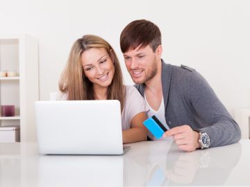 Si pagas el saldo de tu tarjeta de crédito antes de que culmine el período de gracia, no pagarás intereses, lo que te ahorrará dinero y mejorará tus finanzas personales.