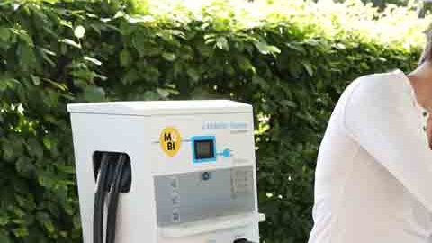 El gobierno impulsa al sector de vehículos eléctricos