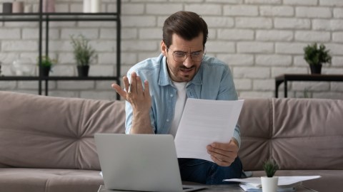 historial de crédito y empleo en EE.UU.