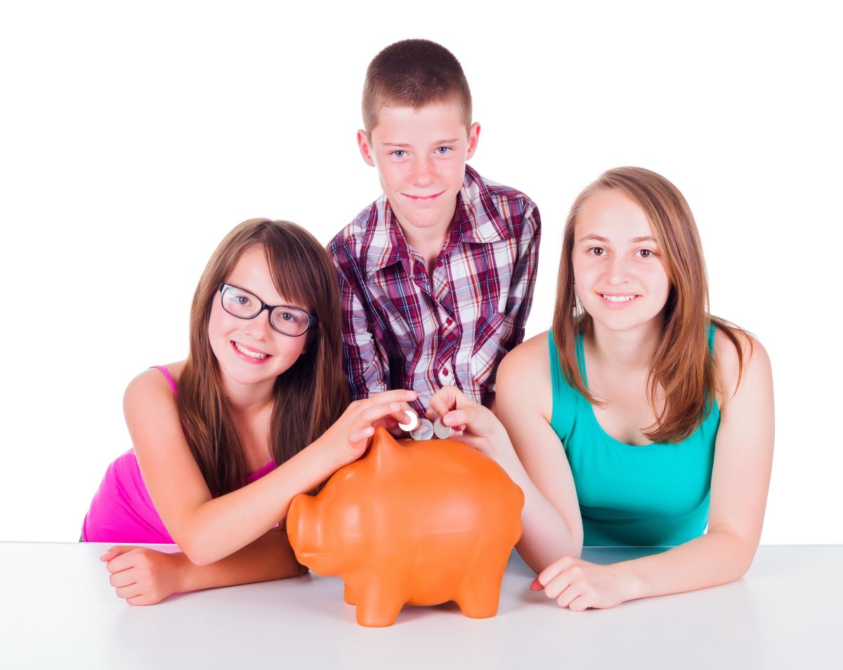 Para que cualquier adolescente se convierta en inversionista, primero debe generar el hábito del ahorro.