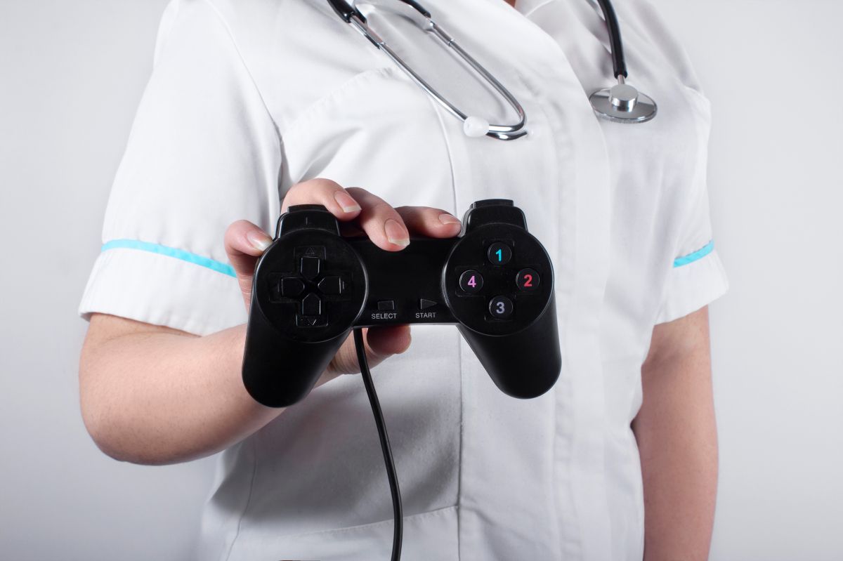 Hay algunos hospitales en Estados Unidos que tienen a jugadores de videojuegos para apoyar sus tratamientos infantiles.