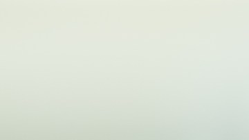 Foto de dos personas firmando un contrato relacionado con una casa