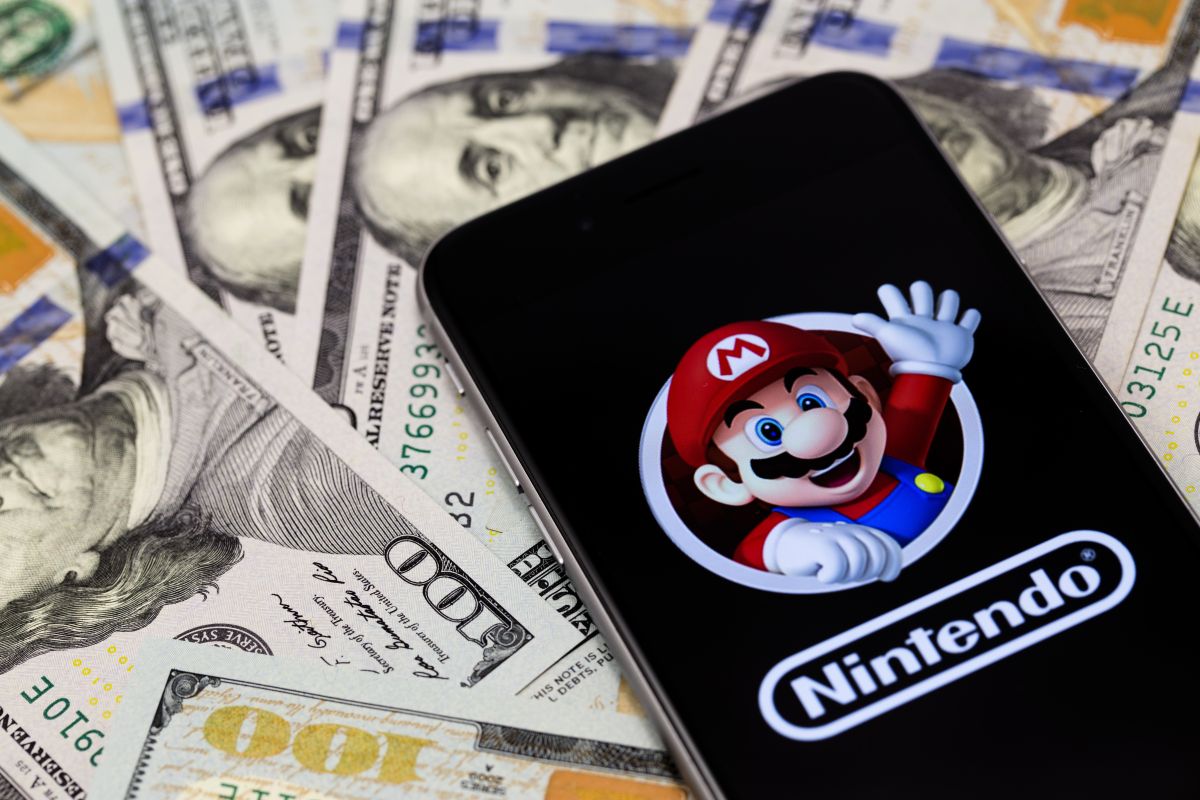 Las acciones de Nintendo se dividieron en 10 por 1, lo que bajó el precio de sus acciones y las pone al alcance de pequeños inversionistas.