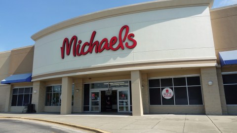 michaels 15,000 empleados
