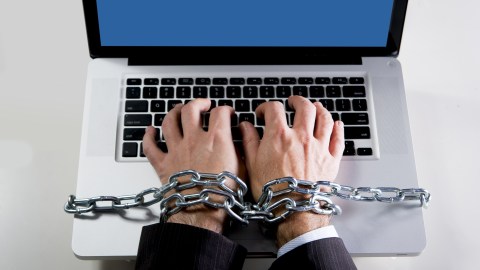 trabajo en exceso sin vacaciones