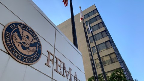 La FEMA está buscando personal con experiencia en servicio al cliente, ingeniería, logística, protección ambiental y manejo de emergencias para ayudar a la población de Florida a recuperarse tras los embates del Huracán Ian.