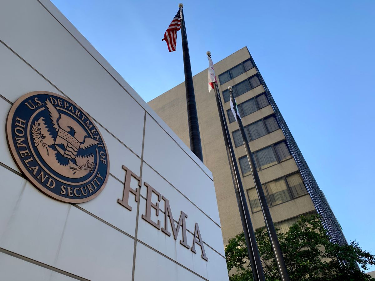 La FEMA está contratando personal para ayudar con la recuperación luego