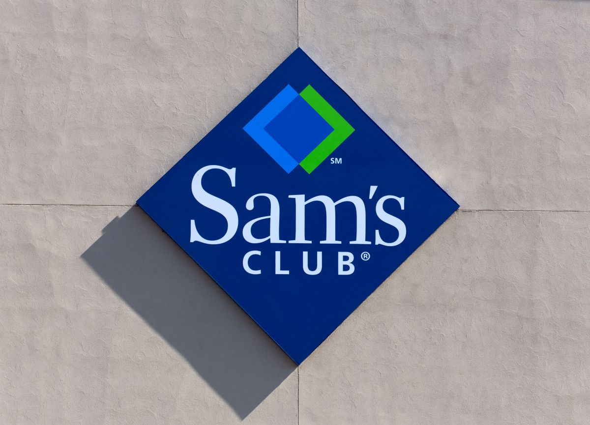 La tienda mayorista Sam's Club tiene una tarjeta de crédito que no muchos consumidores saben si pueden utilizarla en Walmart. 