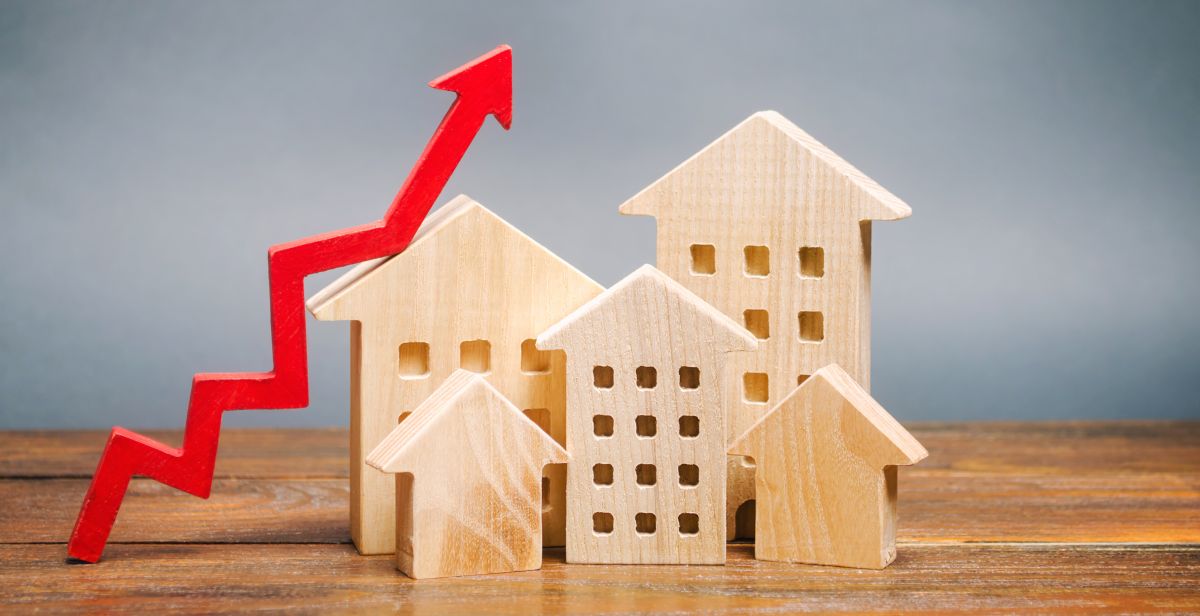 Las tasas hipotecarias en Estados Unidos continúan subiendo, haciendo más caro comprar una casa.