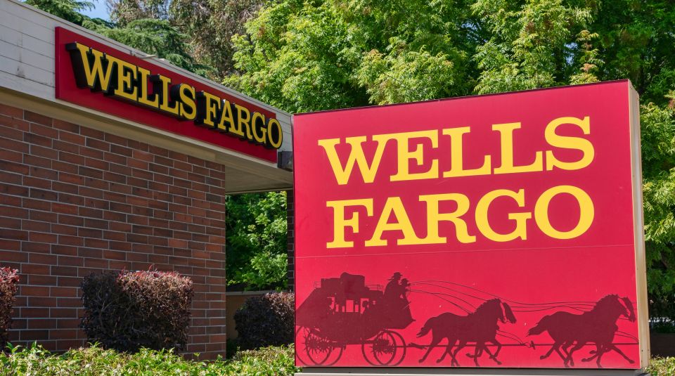 How to find a Wells Fargo bank near me