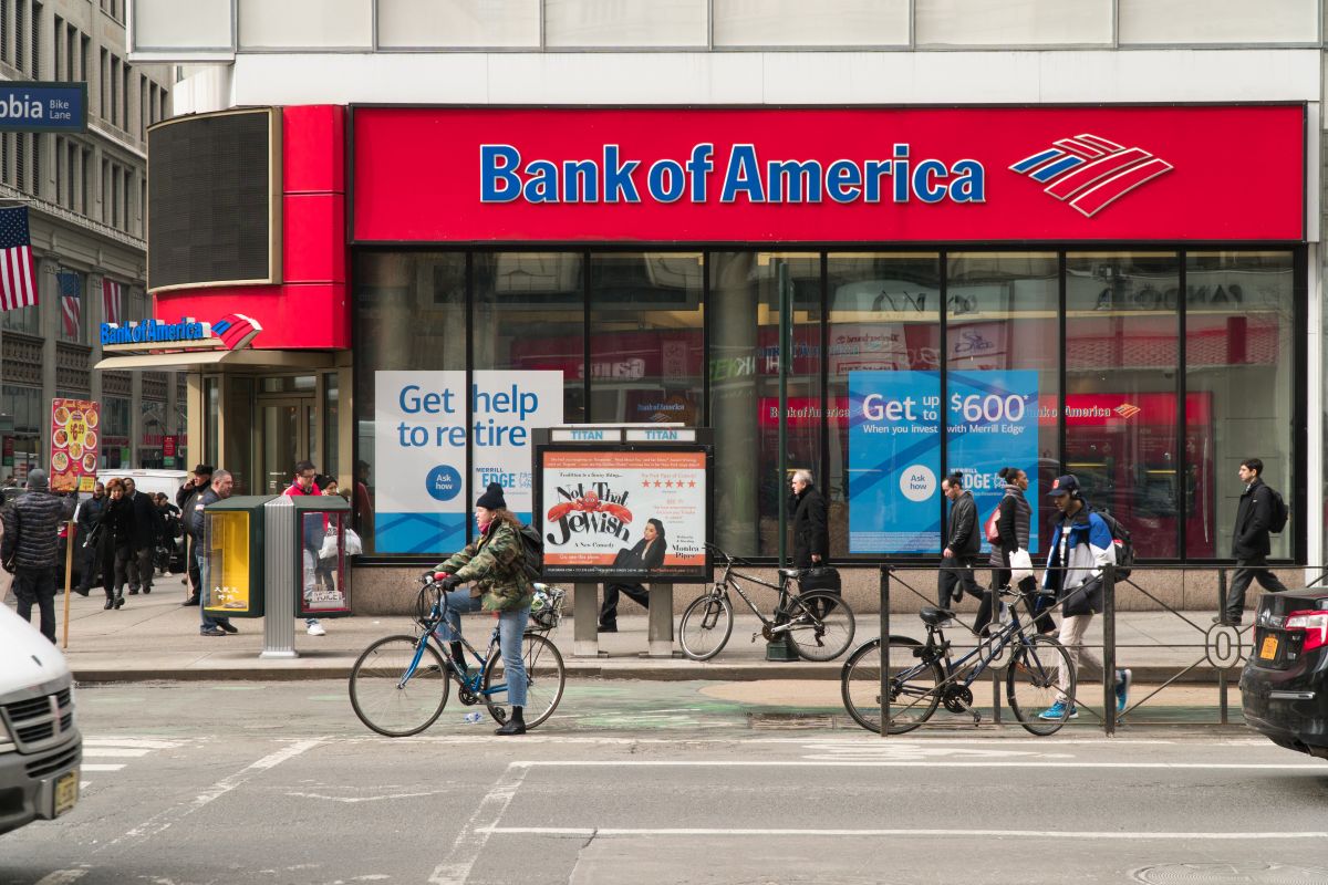 Bank of America mantiene un horario especial ciertos días del año.