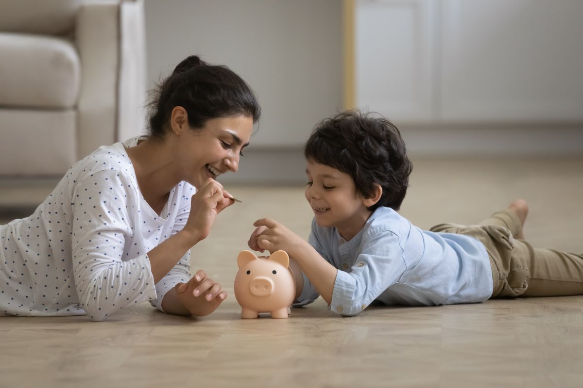 Para solicitar el Crédito Tributario por Hijos puedes presentar una declaración de impuestos de los ingresos del 2021. 
