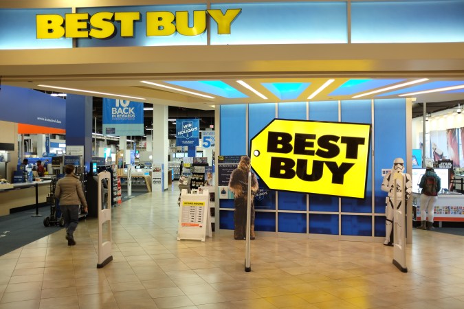 Foto del interior de una tienda Best Buy