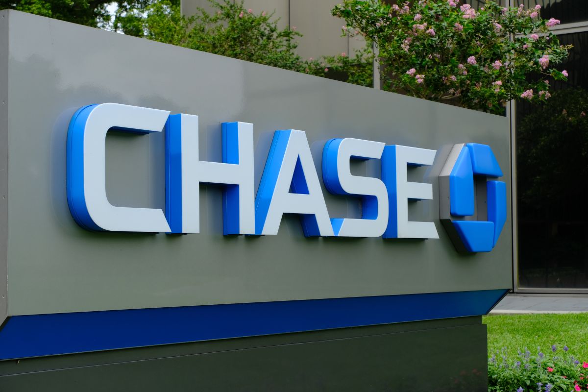 Chase Bank tiene una lista de 12 días feriados al año en los que no presta servicio comercial en sus filiales.