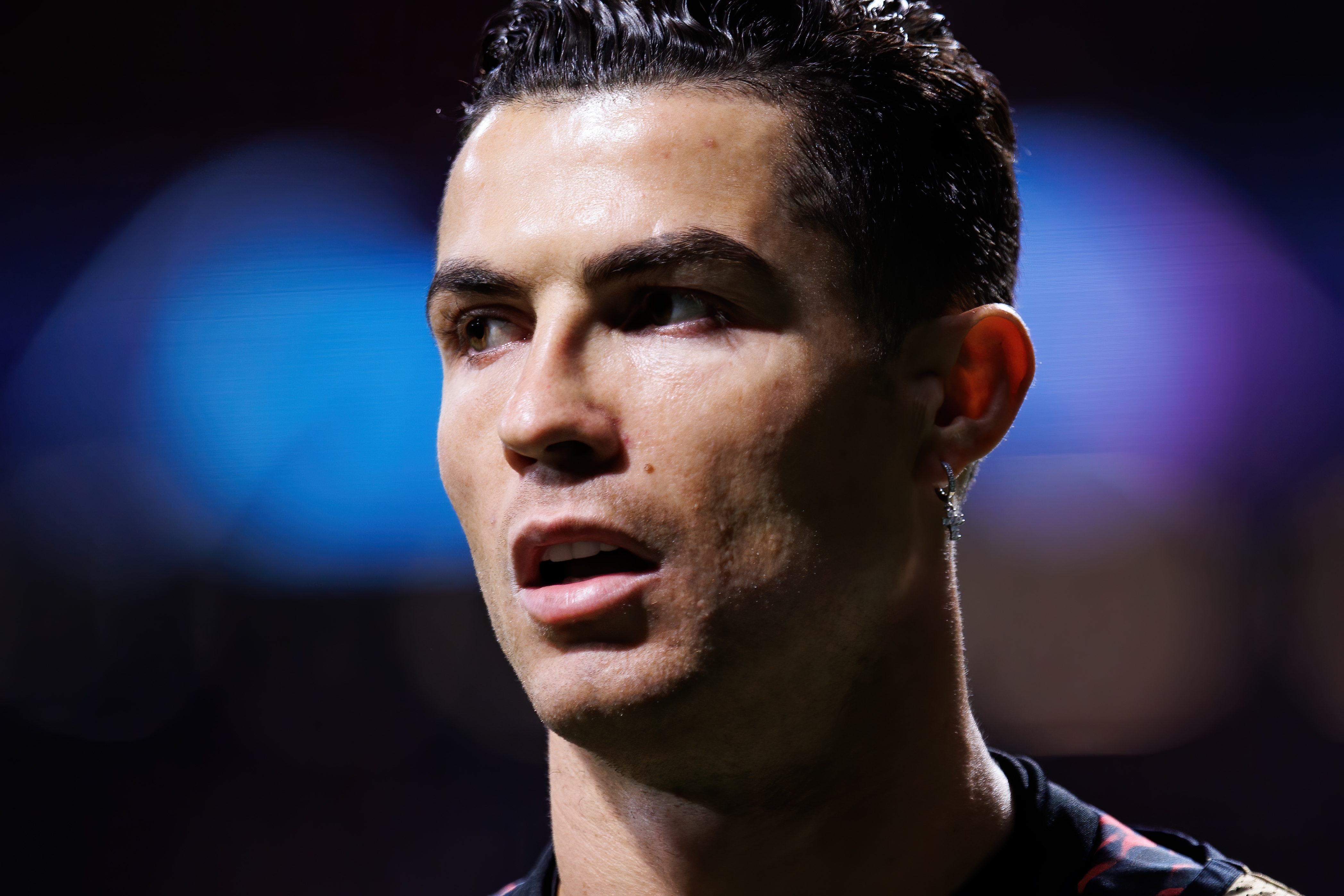 Cristiano Ronaldo launches his first NFTs and goes mega viral: why and why is it not worth investing in these digital assets