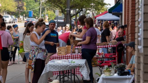Cómo conseguir una licencia para vender comida en la calle en EE.UU.