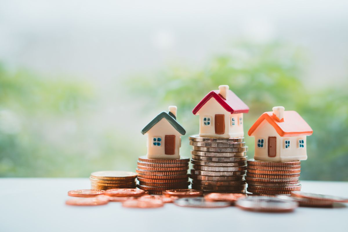 Para el 2023 se espera una caída de los precios de las casas en venta en el mercado inmobiliario de EE.UU., pero las tasas de interés hipotecario también podrían aumentar.