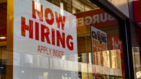 Se generaron aproximadamente 261,000 empleos durante el mes de octubre en EE.UU., la mayoría de la industria de cuidados de la salud.