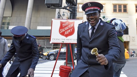 Regalos gratis para Navidad: qué iglesias de EE.UU. pueden ayudarte a conseguirlos