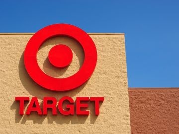 Foto de una tienda de Target mostrando su logo