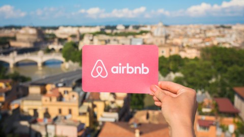 Cómo convertirse en anfitrión en Airbnb y generar más ingresos en EE.UU. durante 2023