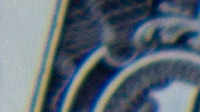 Foto de las siglas "IRS" sobre dólares