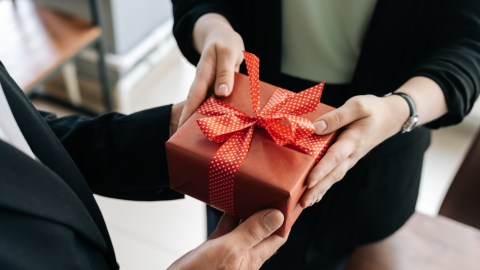 Cuán conveniente es comprar un regalo navideño para tu jefe en EE.UU.