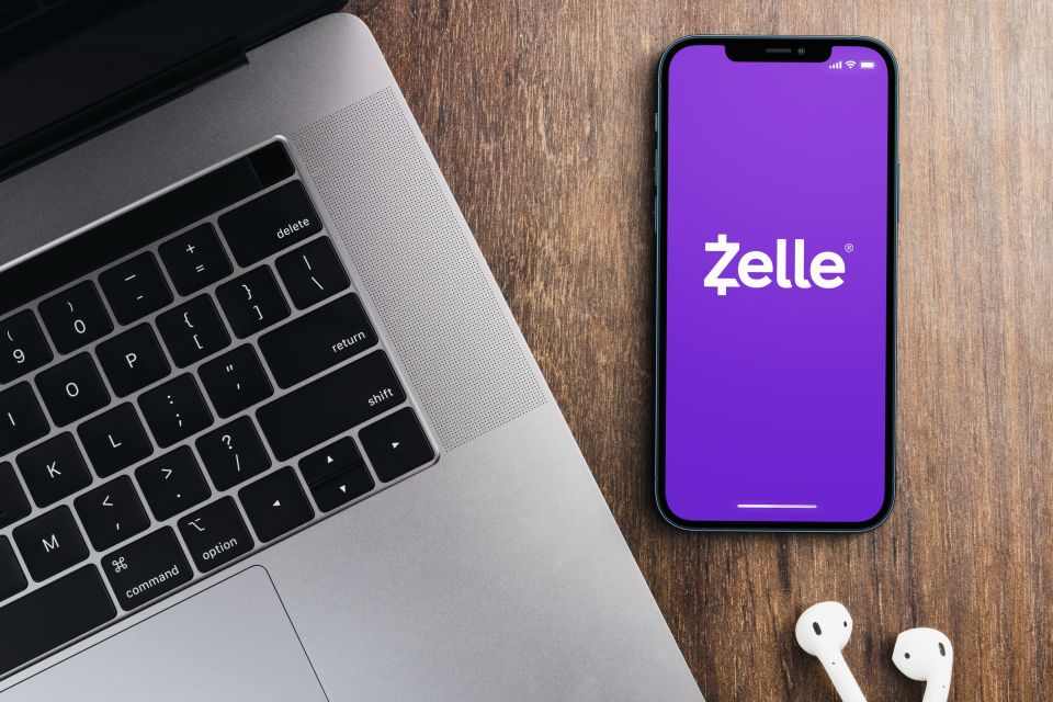 Zelle en EE.UU. ¿permite hacer pagos con tarjeta de crédito? Solo Dinero